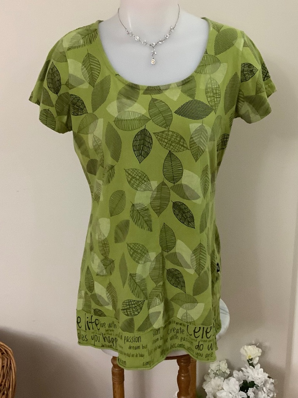 Love & Legend Leaves Cotton Tee MEDIUM 34/35 bust